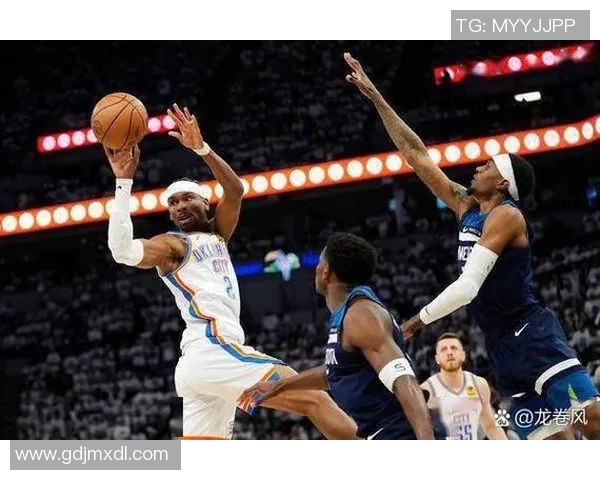 2016年NBA西部决赛雷霆与勇士的激烈对决与历史性时刻回顾